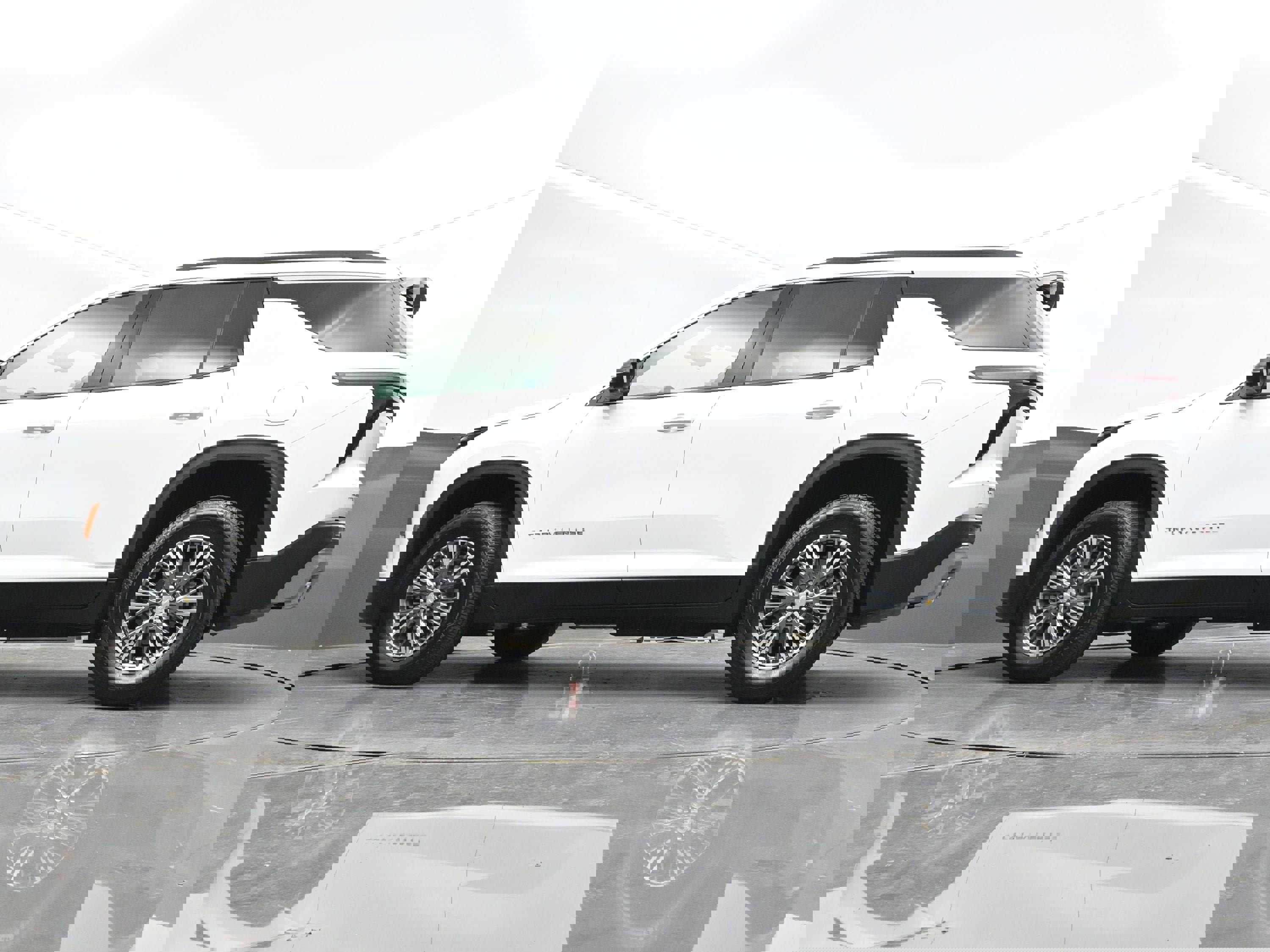 Used 2026 Chevrolet Traverse LT w/ Driver Confidence Package FWD image 36