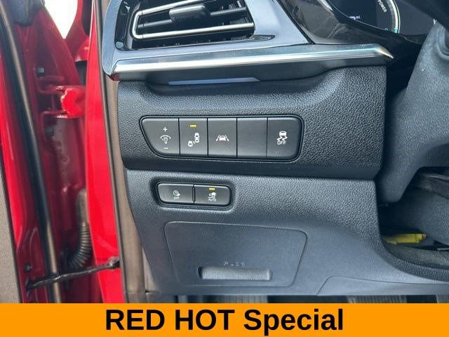 Used 2021 Kia Niro EX Premium w/ Cold Weather Package image 19