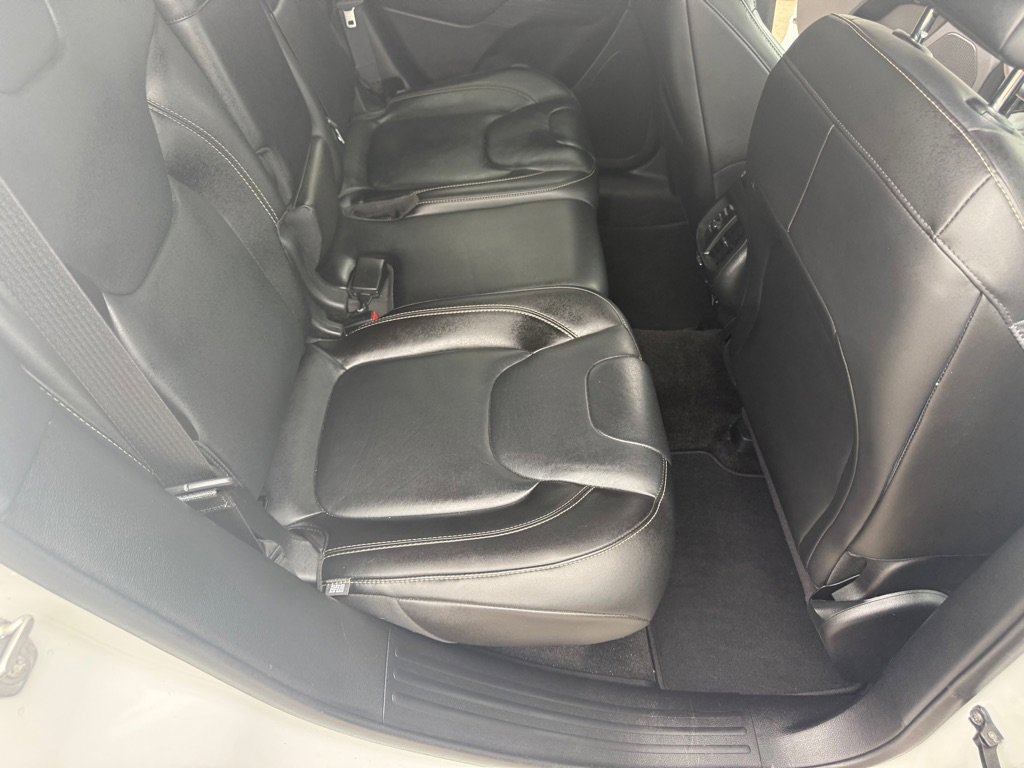 Used 2016 Jeep Cherokee Limited image 48