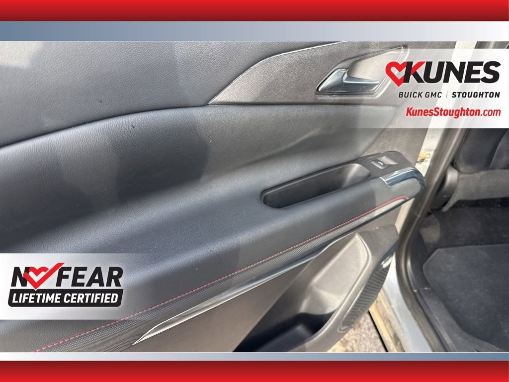 Used 2025 Chevrolet Traverse RS image 34