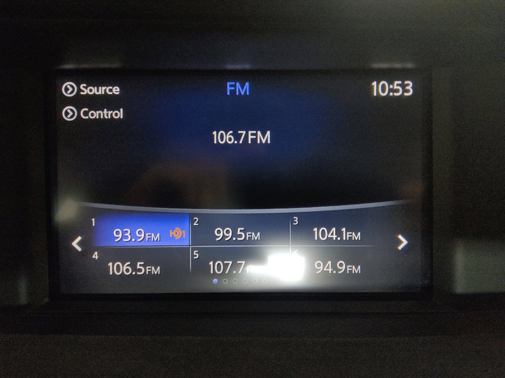 Used 2017 INFINITI QX30 Sport FWD image 25