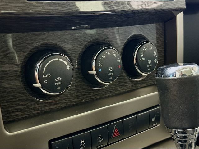 Used 2012 Jeep Liberty Limited w/ Tire & Wheel Group AWD/4WD image 14