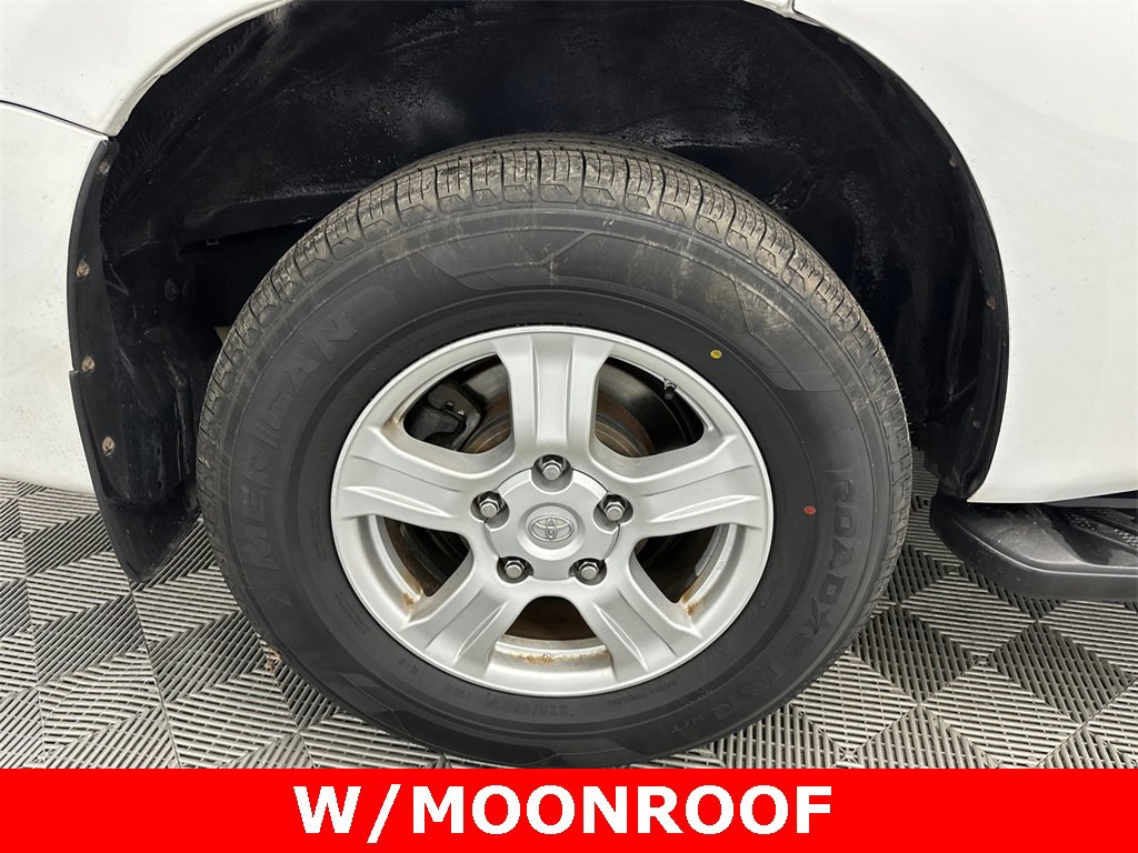 Used 2017 Toyota Sequoia SR5 image 19