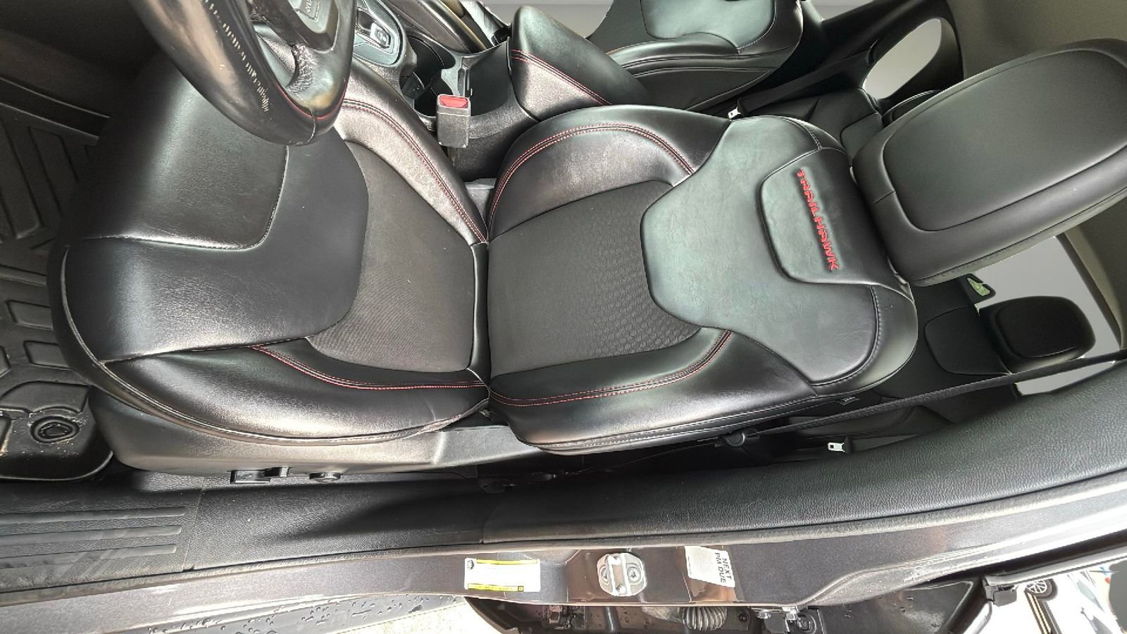 Used 2020 Jeep Cherokee Trailhawk AWD/4WD image 20