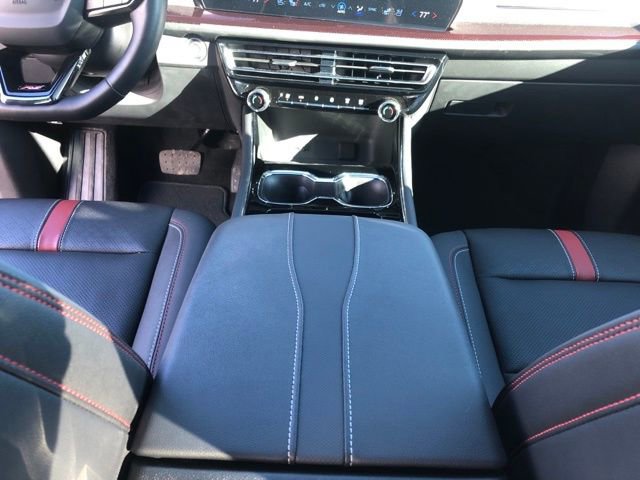 Used 2024 Chevrolet Traverse RS image 41