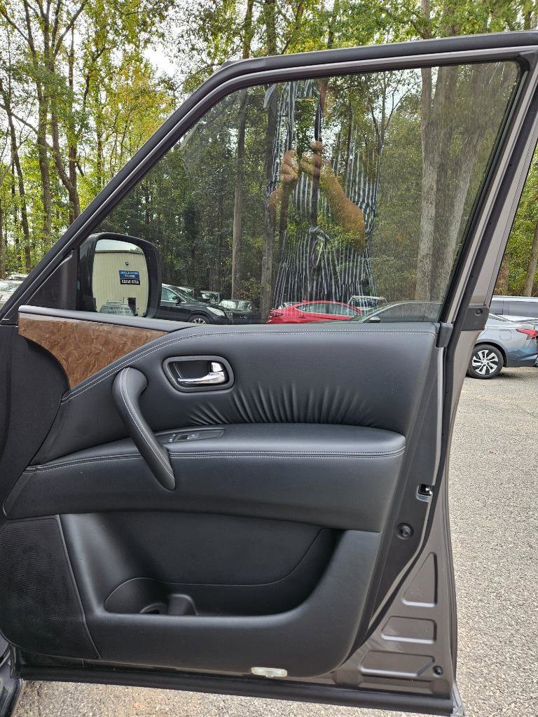 Used 2016 INFINITI QX80 Limited w/ All Season Package image 32