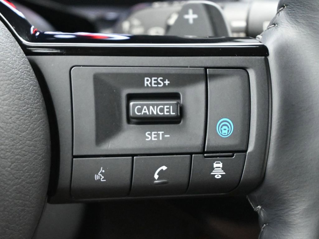 Used 2023 Nissan Pathfinder Platinum image 9