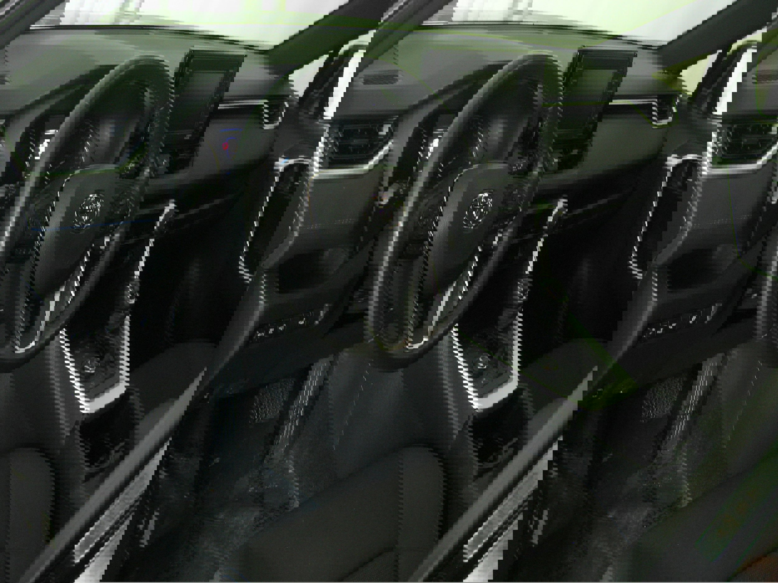 Used 2022 Toyota RAV4 SE w/ SE Grade Weather Package AWD/4WD image 8