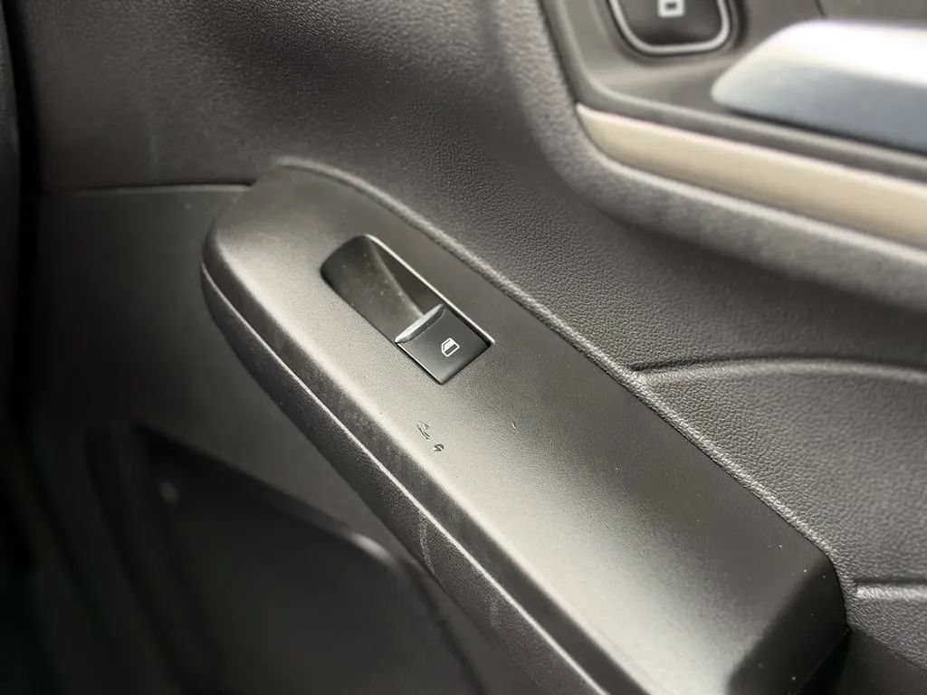 Used 2022 Ford Escape SEL FWD image 13