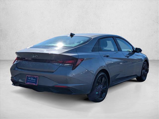 Used 2023 Hyundai Elantra SEL w/ Preferred Accessory Package image 5