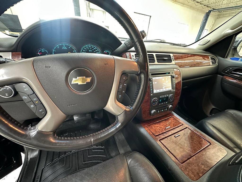 Used 2014 Chevrolet Suburban LTZ AWD/4WD image 12