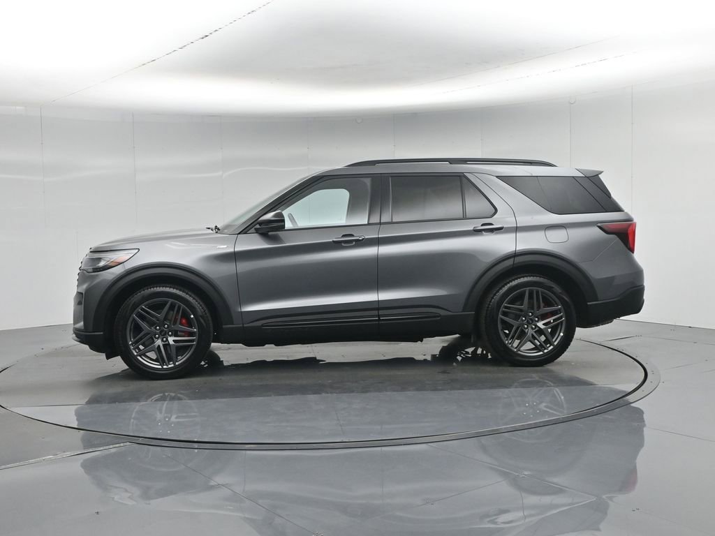 Used 2025 Ford Explorer ST-Line w/ Premium Package RWD image 32