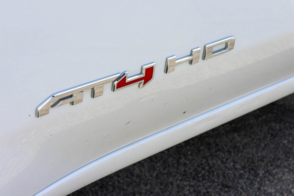 Used 2025 GMC Sierra 2500 AT4 AWD/4WD image 9