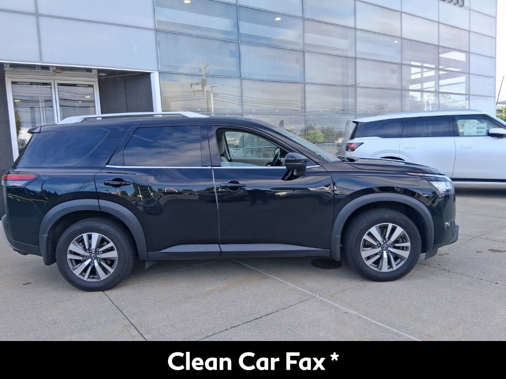 Used 2022 Nissan Pathfinder SL w/ Lighting Package (N92) AWD/4WD image 2