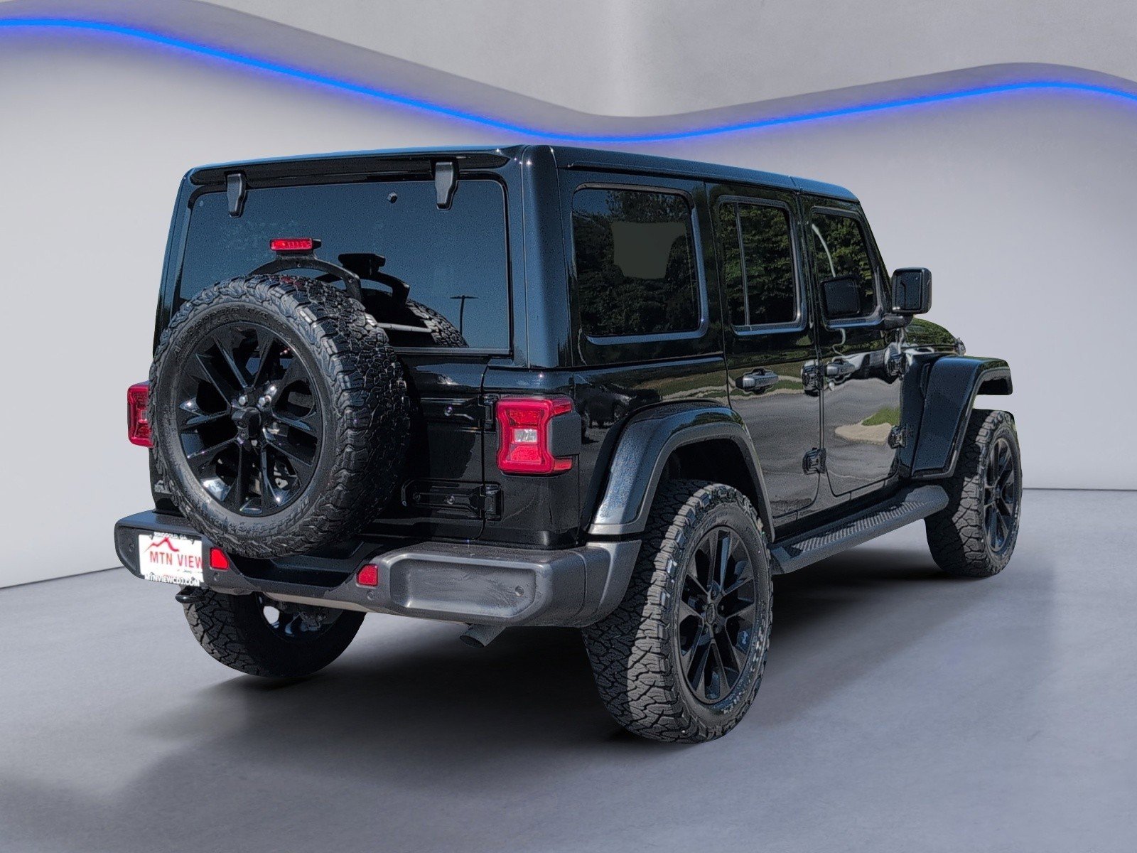Used 2025 Jeep Wrangler Unlimited Sahara AWD/4WD image 7