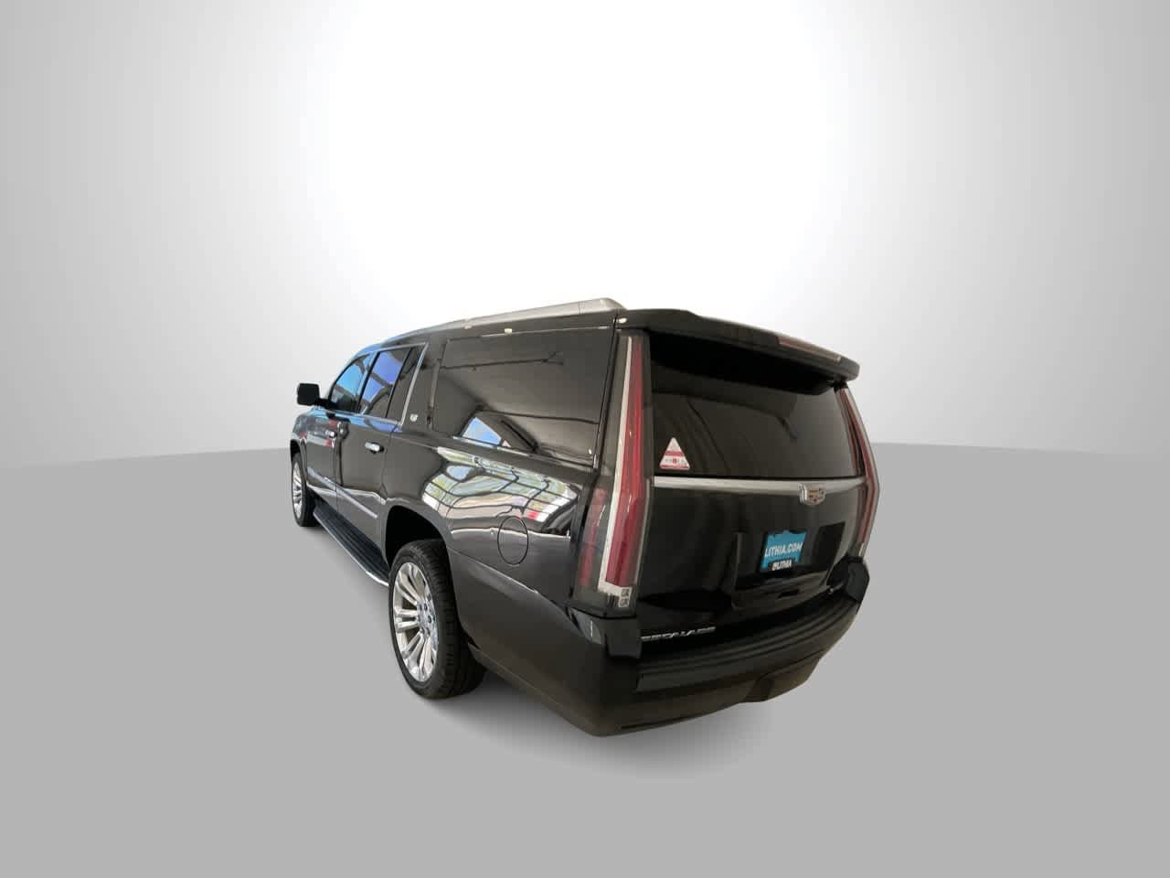 Used 2020 Cadillac Escalade ESV Luxury w/ LPO, Radiant Package AWD/4WD image 6