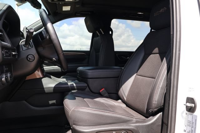 Used 2024 Chevrolet Suburban High Country w/ Premium Package 2 RWD image 10