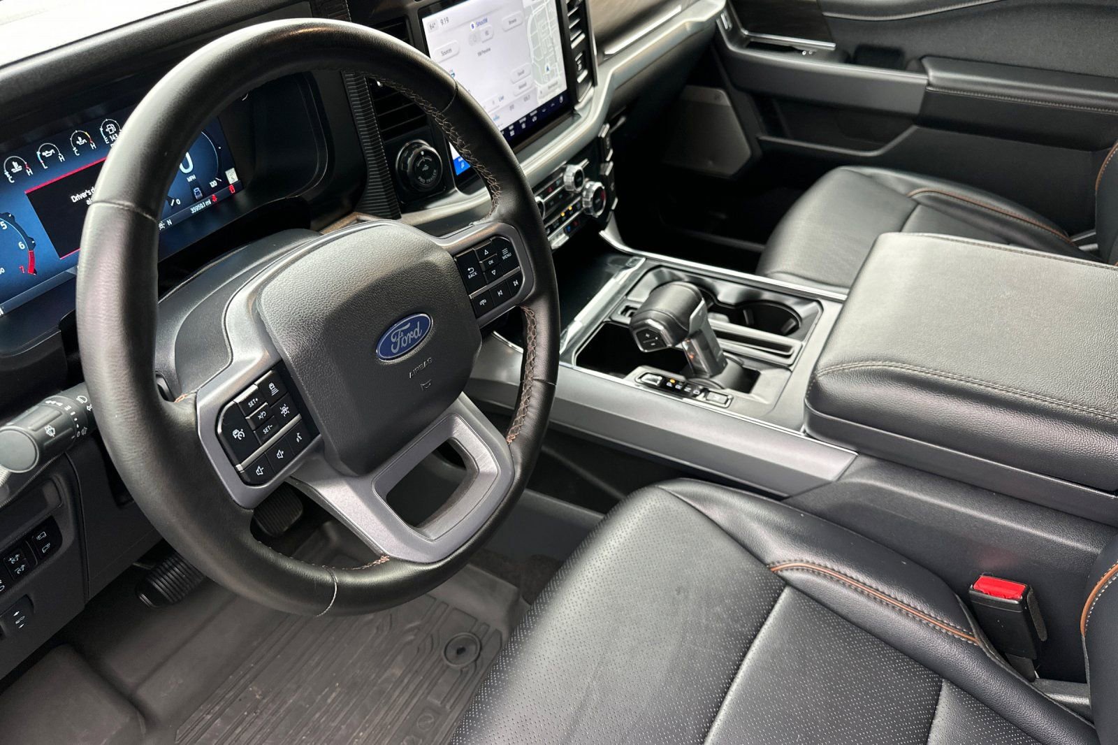 Used 2025 Ford F150 Lariat w/ Equipment Group 502A High image 4