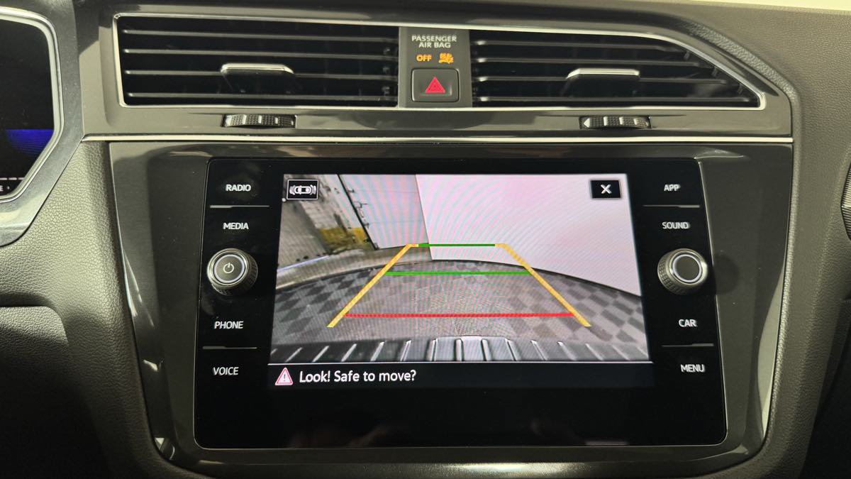 Used 2023 Volkswagen Tiguan SE R-Line AWD/4WD image 22