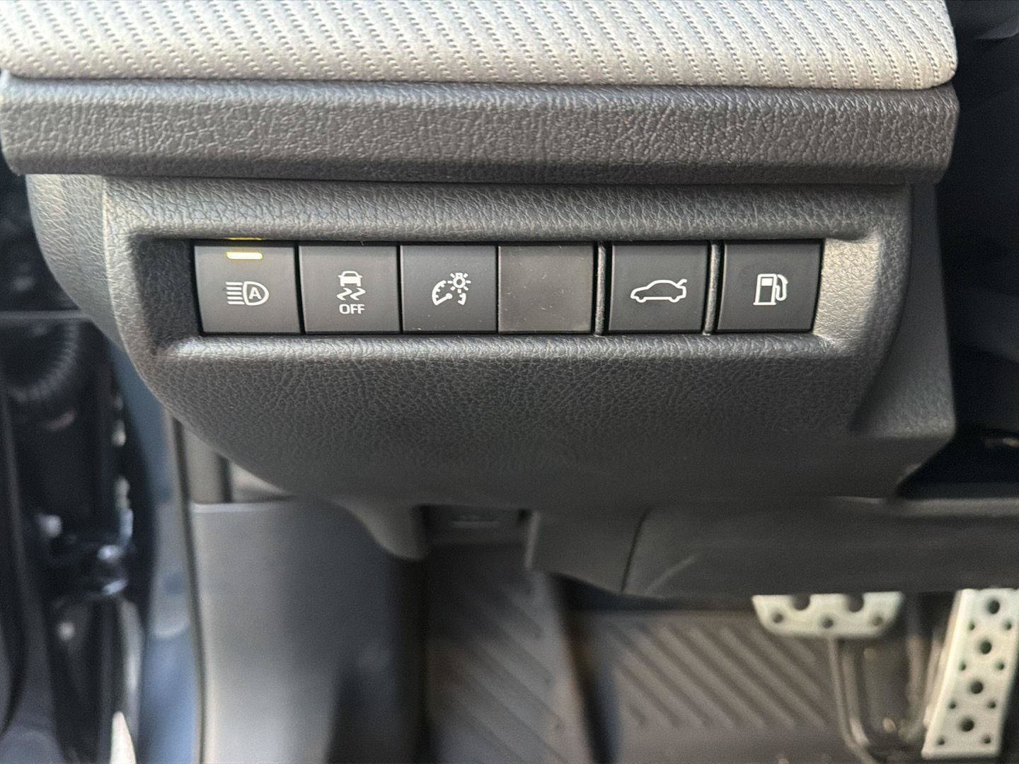 New 2026 Toyota Camry SE w/ Multimedia Upgrade Package FWD image 19