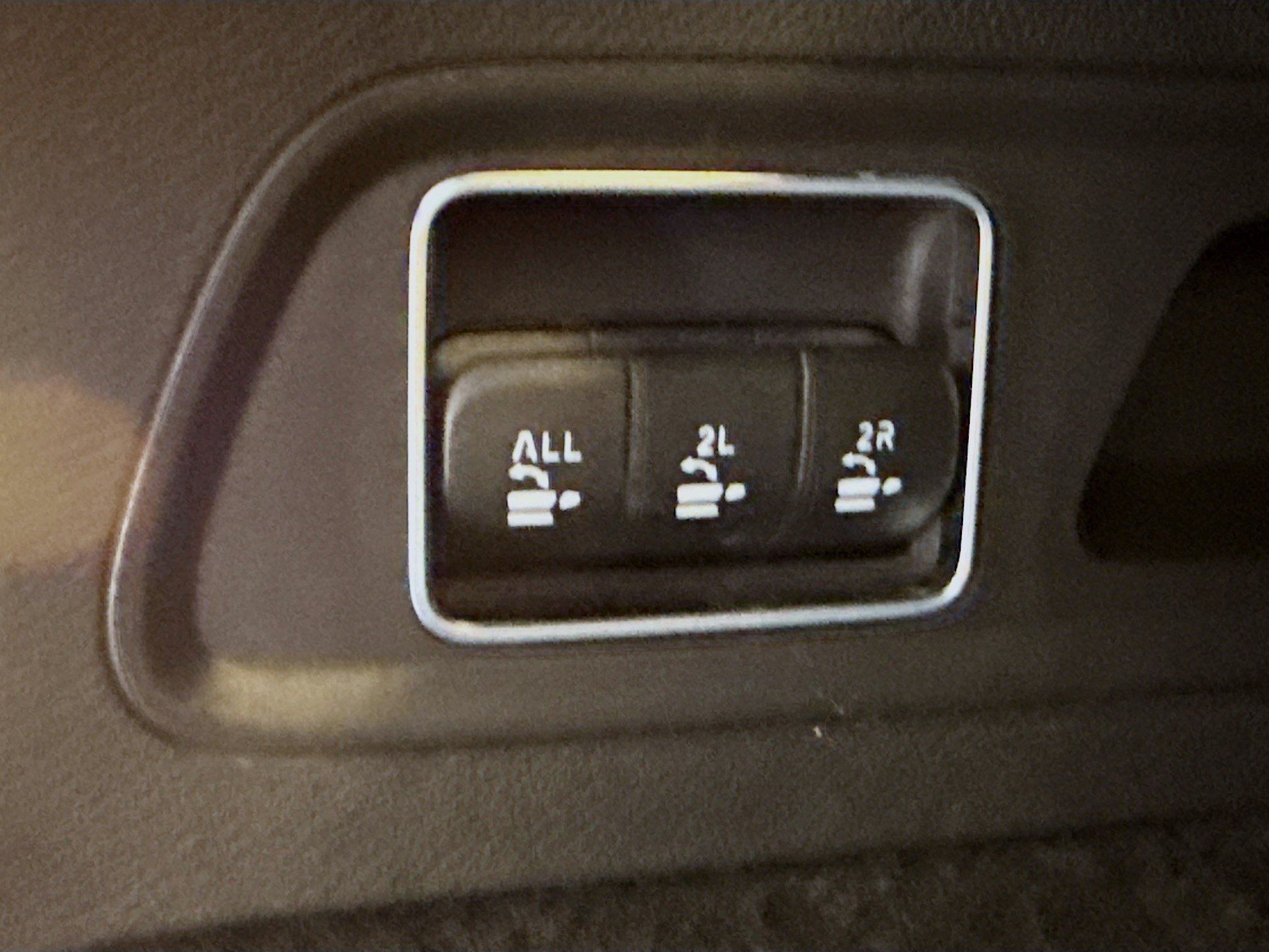 Used 2025 Mercedes-Benz GLS 450 4MATIC image 45