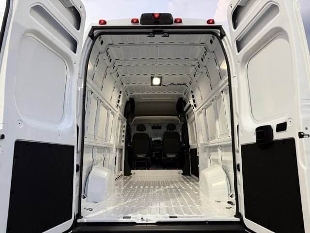 New 2026 RAM ProMaster 3500 w/ Quick Order Package 22G SLT image 27