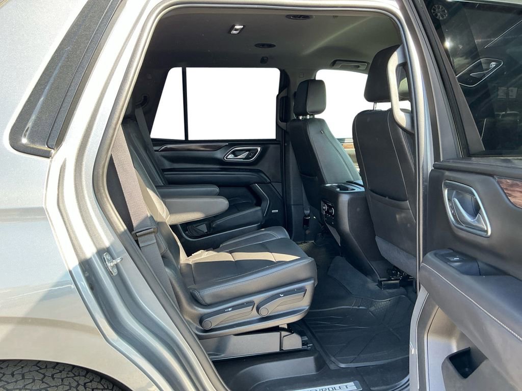 Used 2021 Chevrolet Tahoe Z71 w/ Luxury Package AWD/4WD image 23