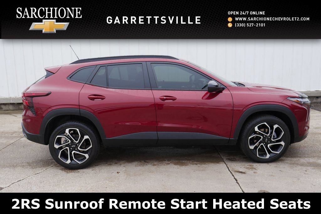 Used 2025 Chevrolet Trax RS w/ Sunroof Package image 1