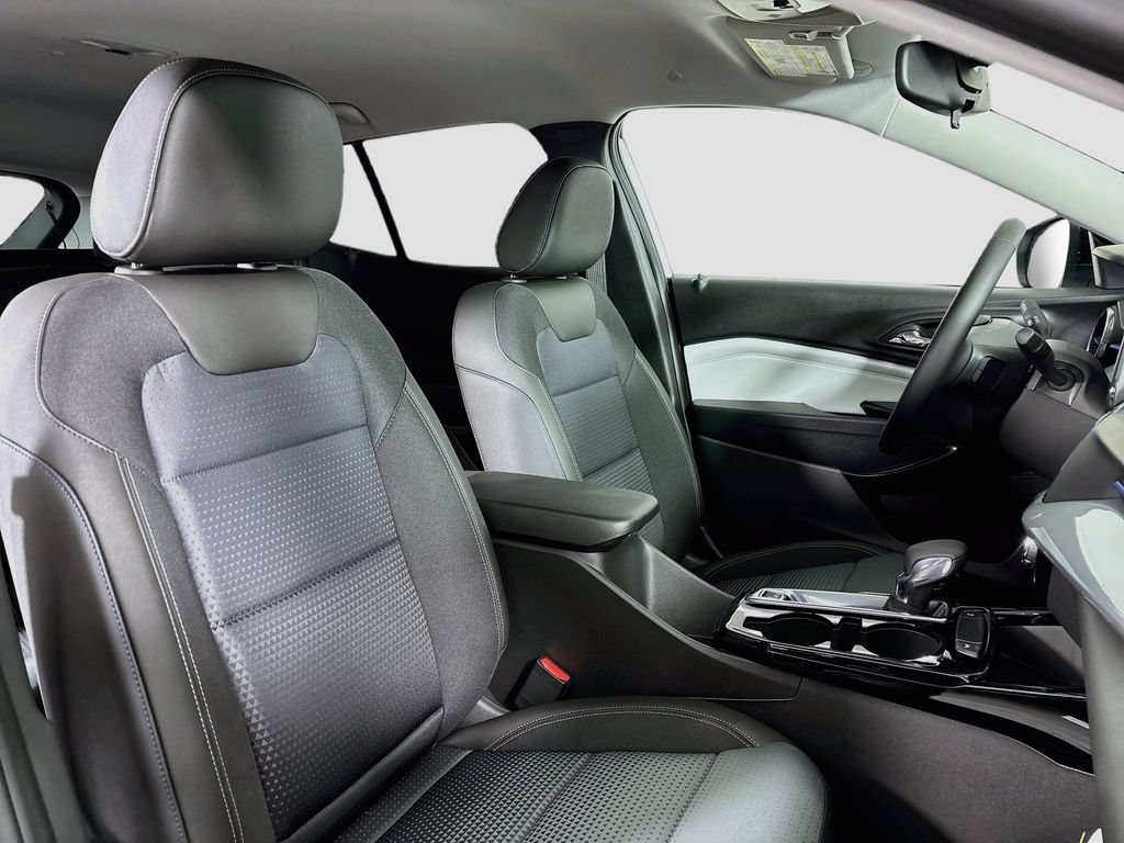 New 2026 Chevrolet Trax LT w/ Driver Confidence Package FWD image 26