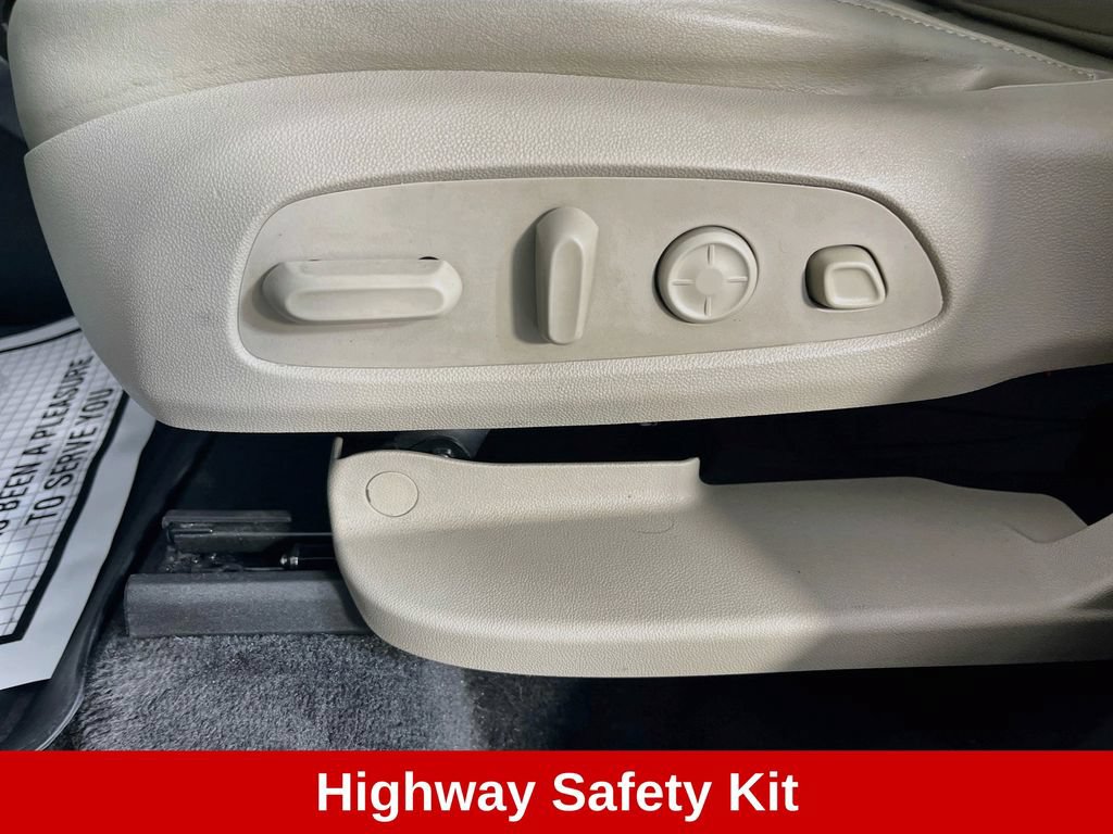 Used 2020 Buick Enclave Premium w/ Sun and Sites Package FWD image 32