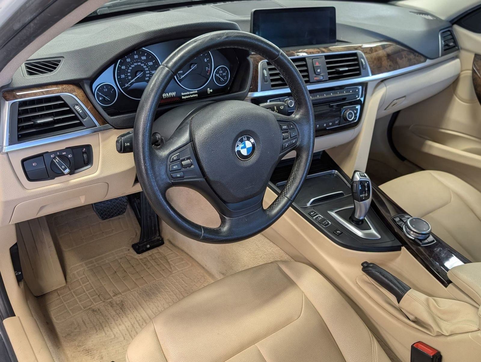 Used 2016 BMW 320i Sedan image 4