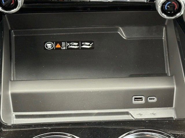 New 2025 Chevrolet Suburban Premier AWD/4WD image 24