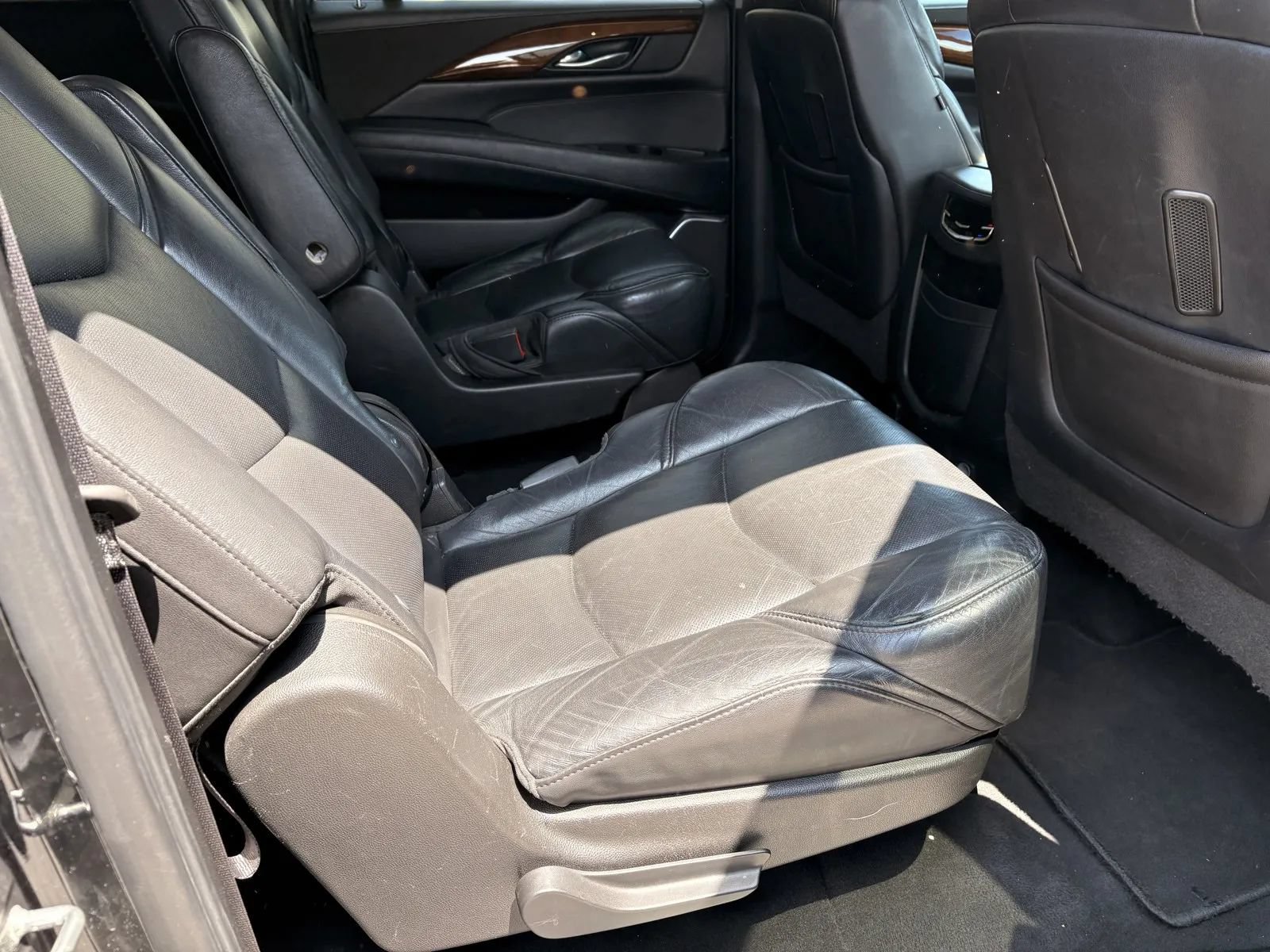 Used 2019 Cadillac Escalade ESV Luxury RWD image 7