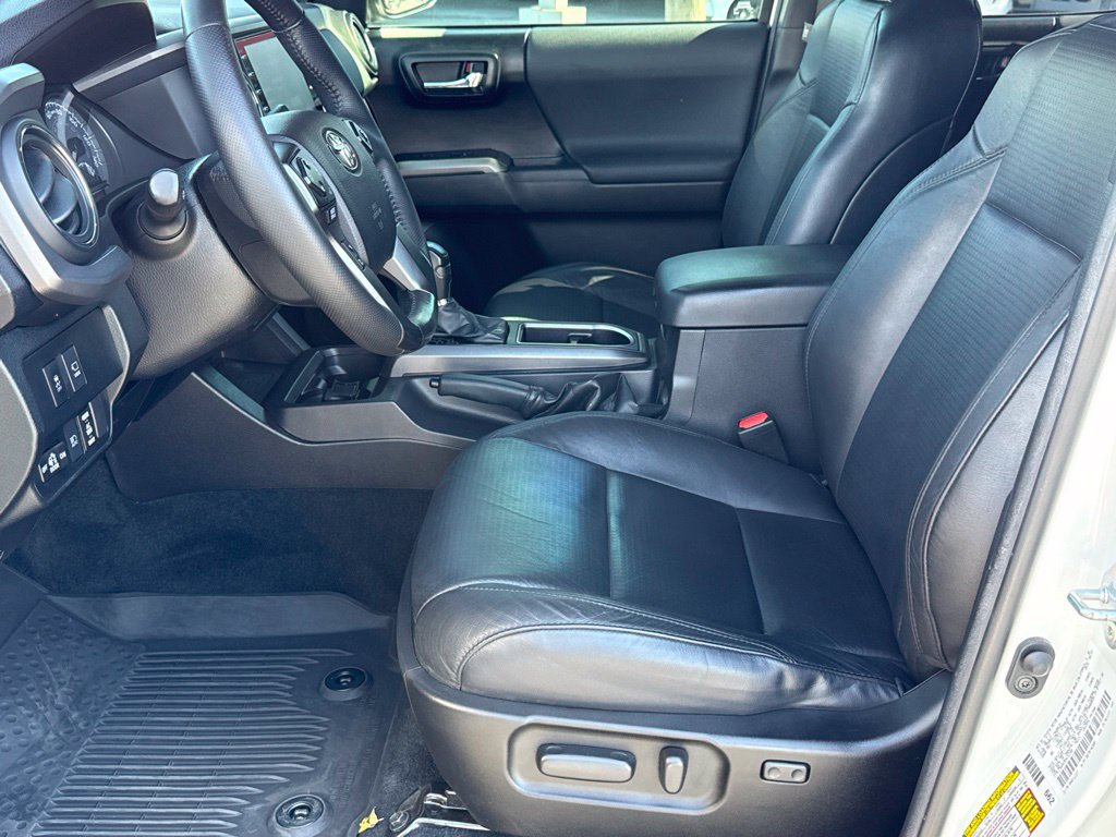 Used 2021 Toyota Tacoma TRD Off-Road w/ TRD Premium Off Road Package AWD/4WD image 18