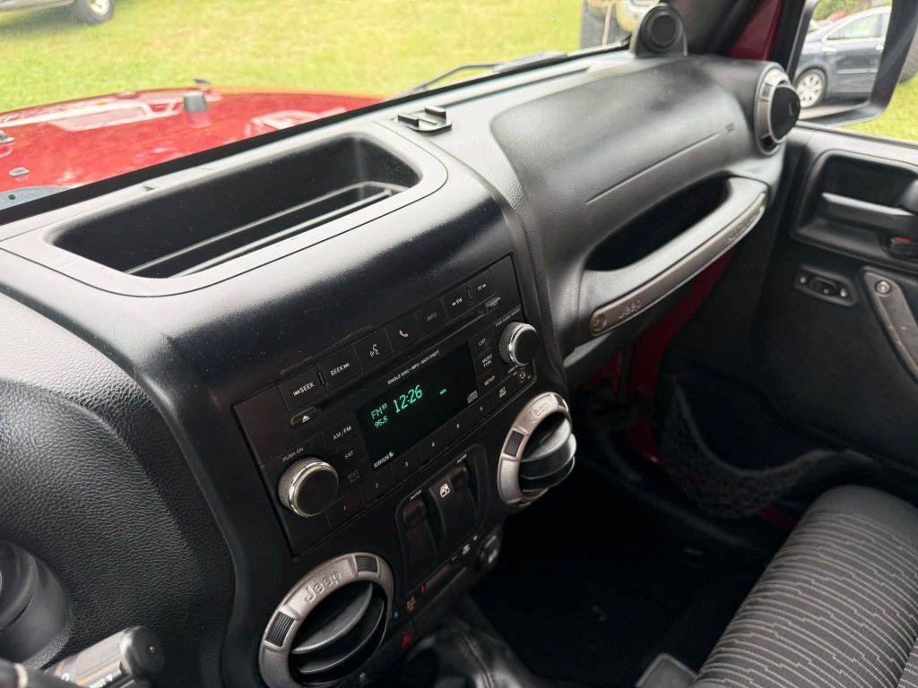 Used 2012 Jeep Wrangler Sport AWD/4WD image 17