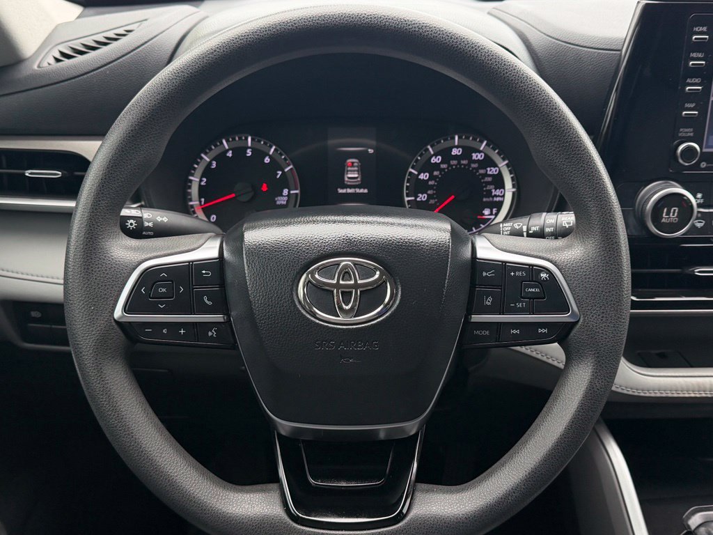 Used 2021 Toyota Highlander L FWD image 12