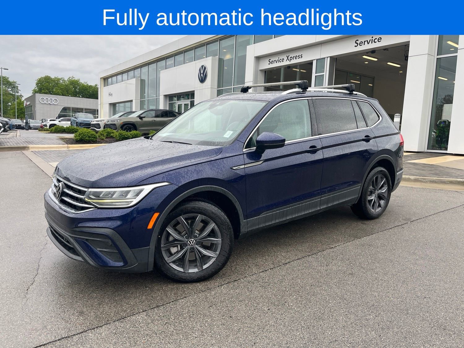 Used 2023 Volkswagen Tiguan SE w/ Panoramic Sunroof Package FWD image 11