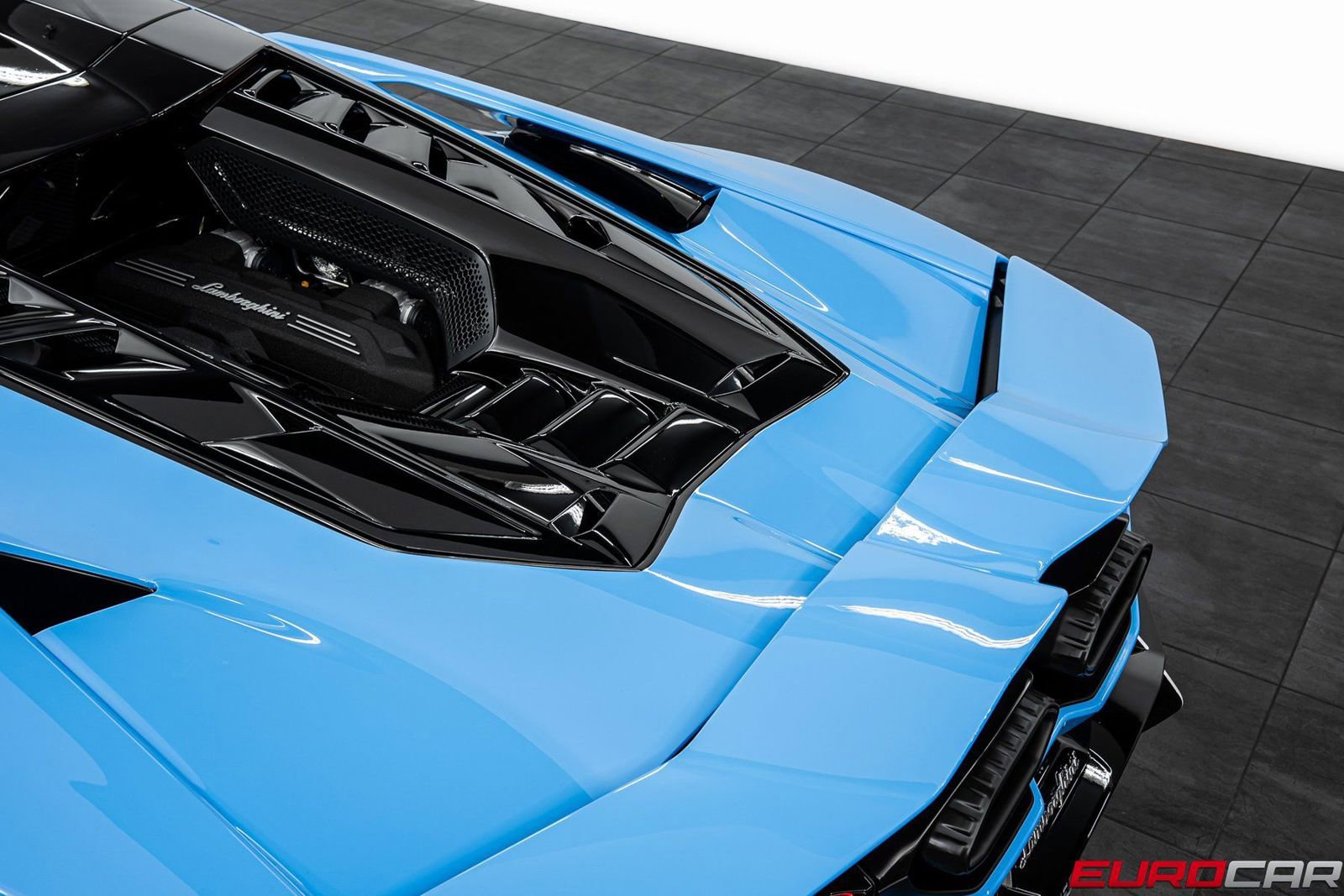 Used 2025 Lamborghini Revuelto image 22