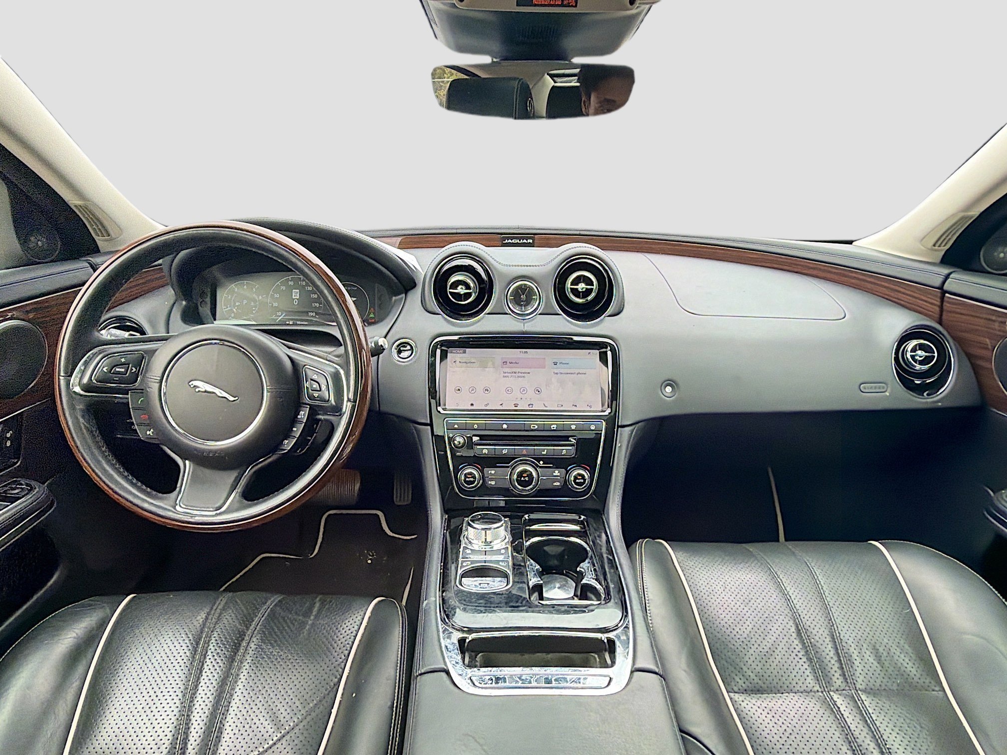 Used 2019 Jaguar XJ R-Sport image 16