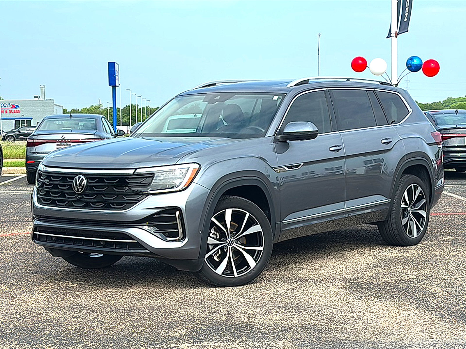 Used 2024 Volkswagen Atlas SEL Premium R-Line AWD/4WD image 2