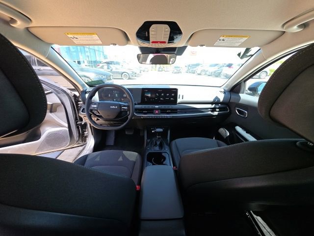 Used 2025 Kia K4 FWD image 25