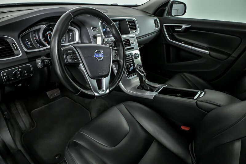 Used 2018 Volvo S60 T5 Inscription FWD image 16