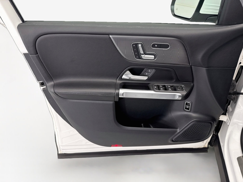 Used 2023 Mercedes-Benz GLB 250 image 22