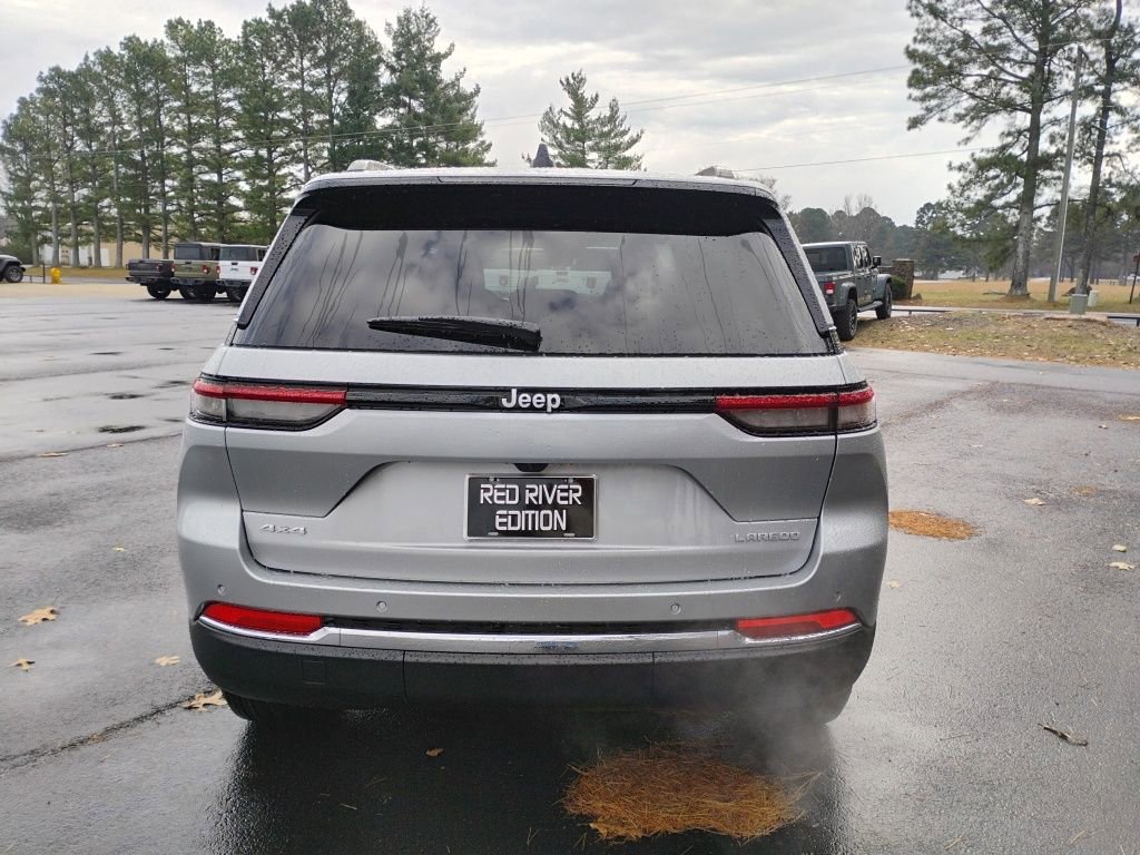 New 2025 Jeep Grand Cherokee 4WD image 6