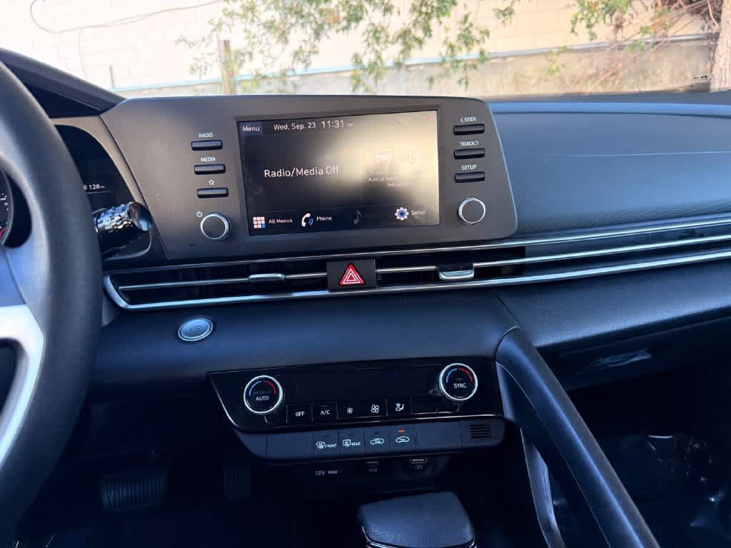 Used 2023 Hyundai Elantra SEL w/ Cargo Package FWD image 15