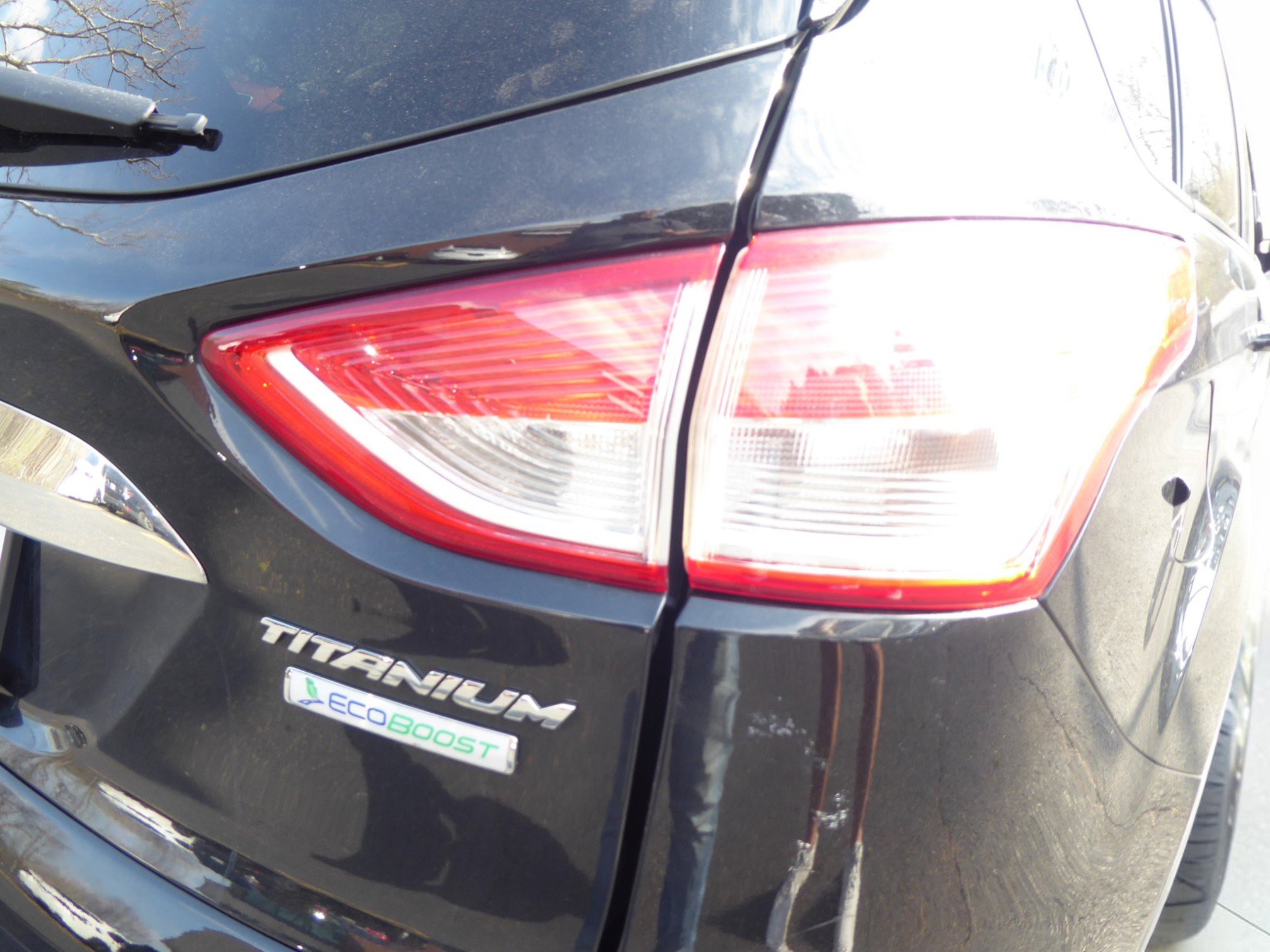 Used 2015 Ford Escape Titanium FWD image 21