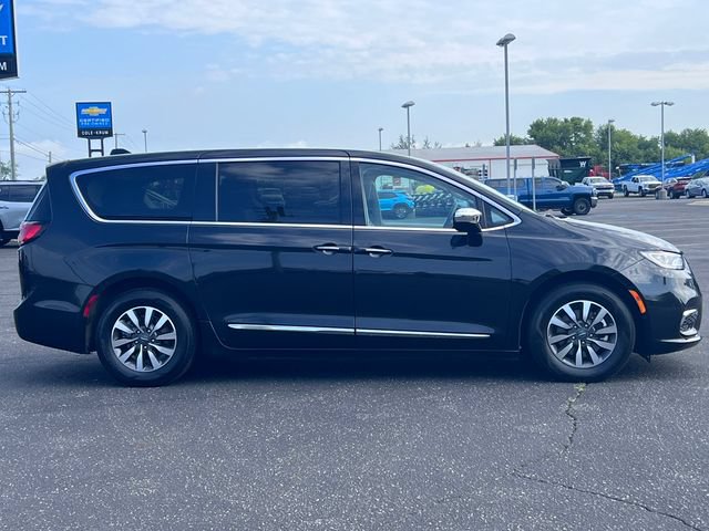Used 2023 Chrysler Pacifica Limited FWD image 47