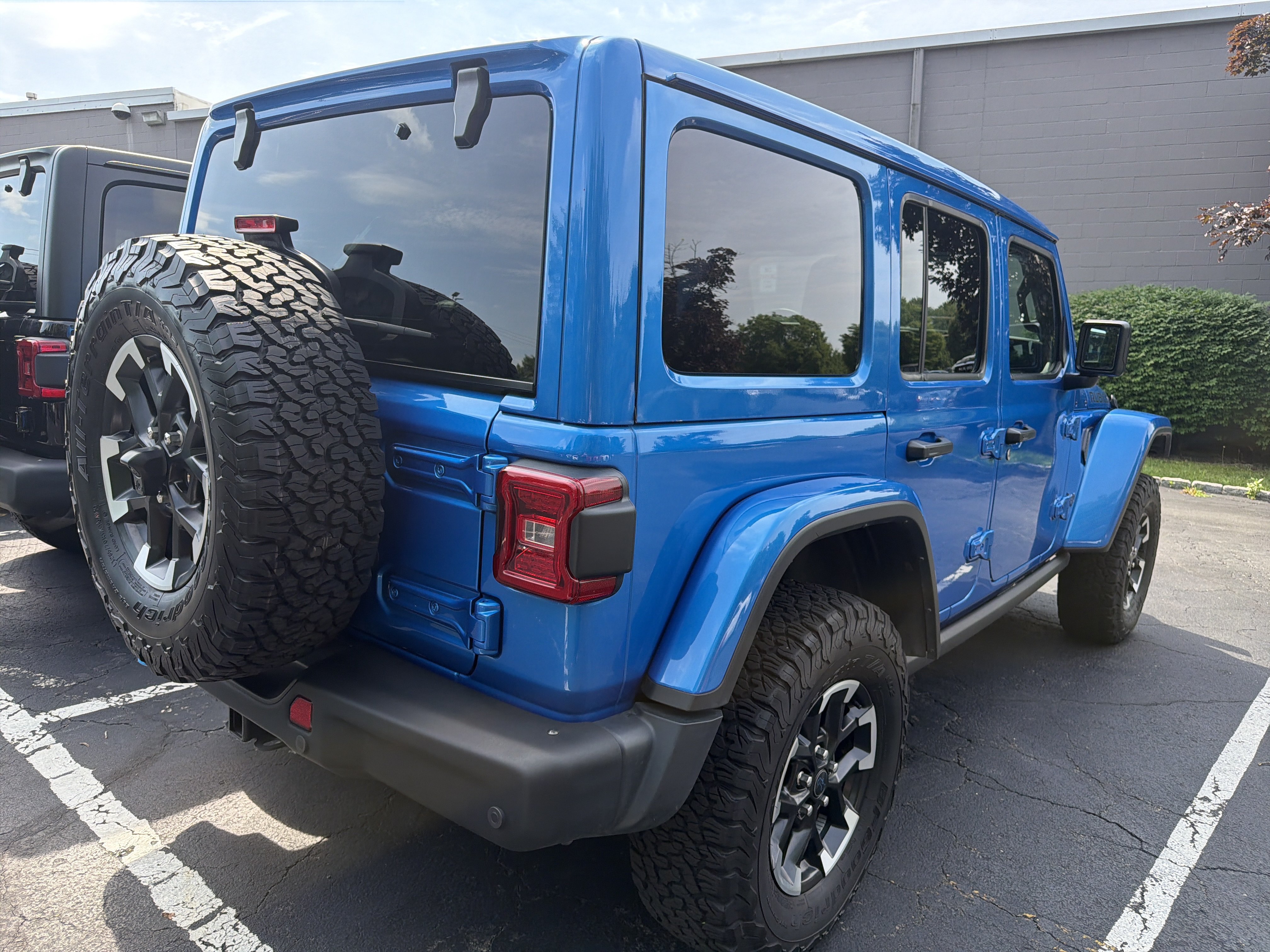 Certified 2025 Jeep Wrangler Unlimited Rubicon 4xe AWD/4WD image 10