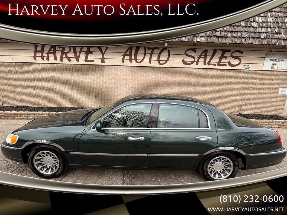 Used 2001 Lincoln Town Car Signature