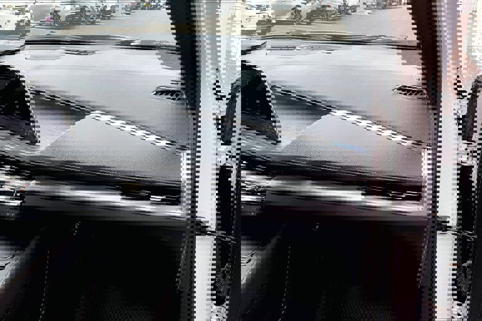 Used 2024 Cadillac XT4 Premium Luxury w/ Technology Package image 18